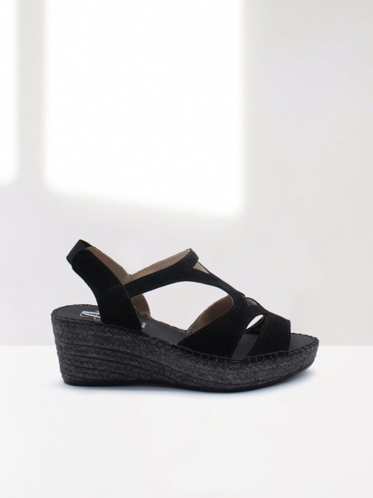 women's platform sandal in black