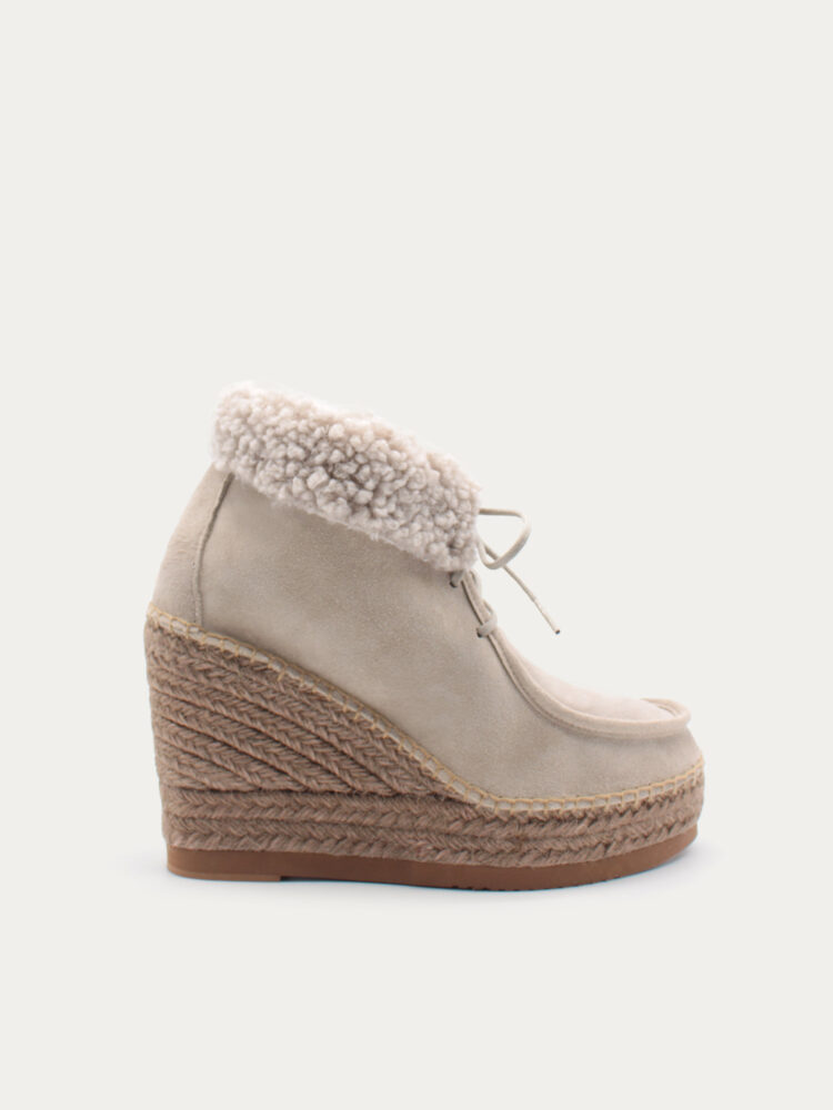 ANKLE BOOT WITH WEDGE AND LACES SMOKE