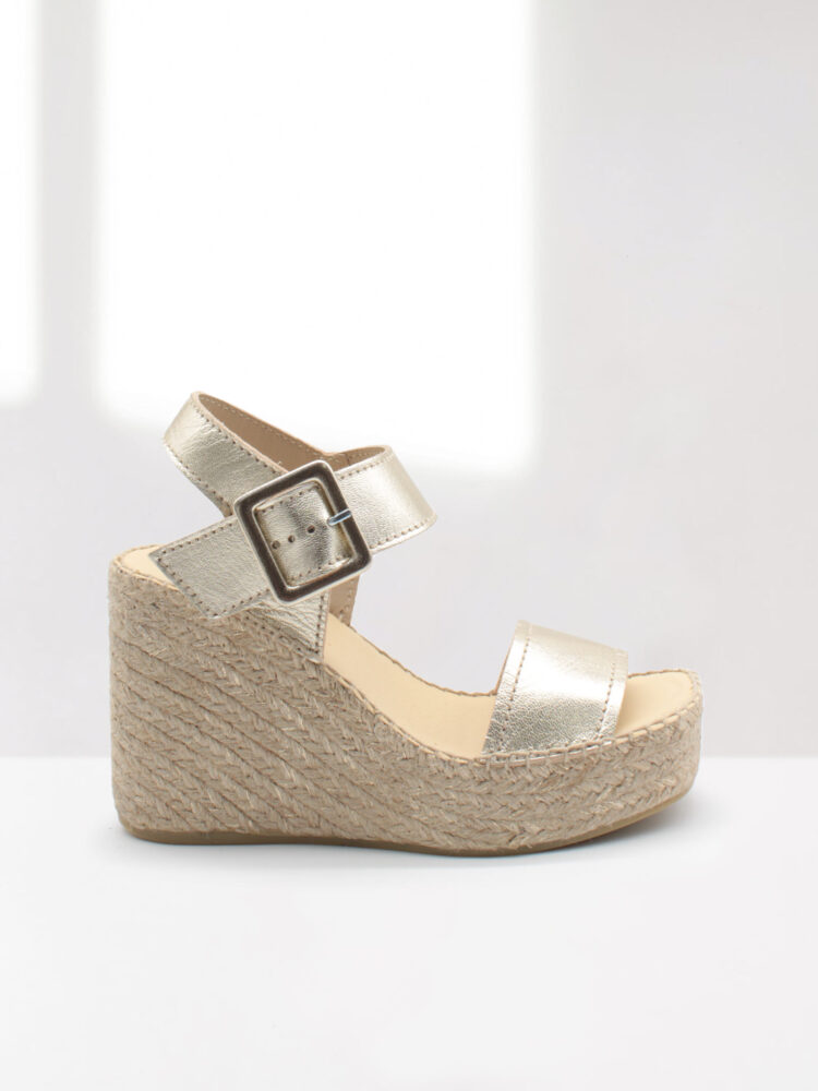Women's wedge espadrille in platinum.