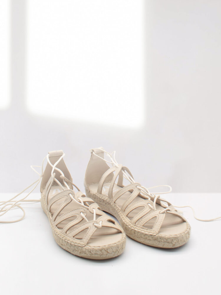 alpargata plana mujer color beige con cuerdas