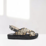 alpargata plana para mujer en bicolor negro y beige