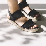 Alpargata de mujer plana color negro de Juncal Aguirre