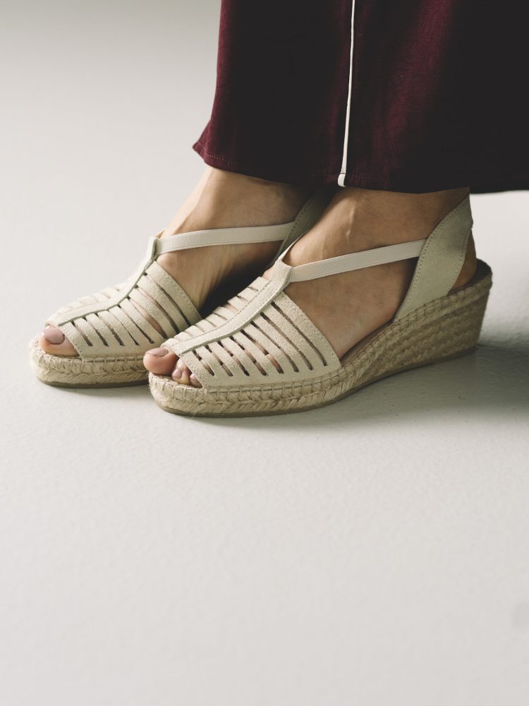 Alpargata de mujer plana color avorio de Juncal Aguirre